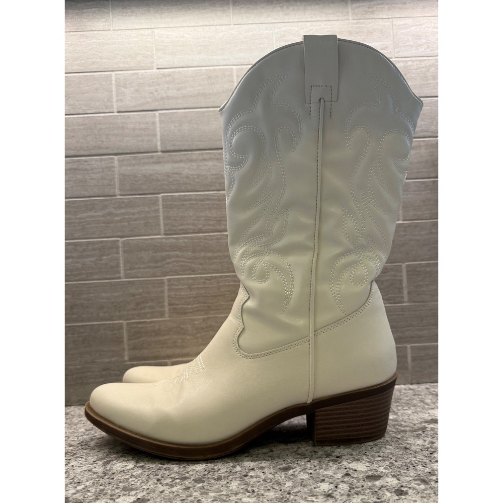 SM New York Women's Hayley Off White Western Faux Leather Cowgirl Boots Size 9M